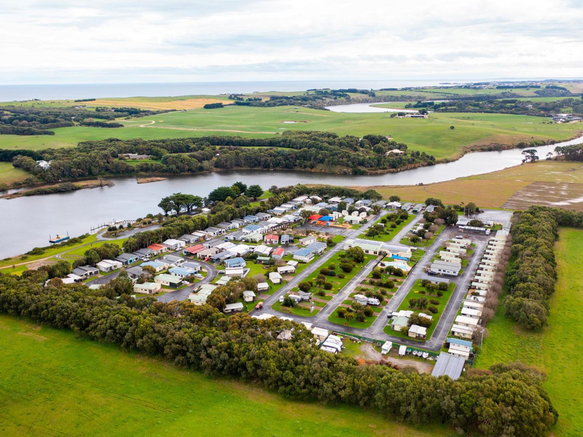 Nrma Warrnambool Riverside Holiday Park Экстерьер фото