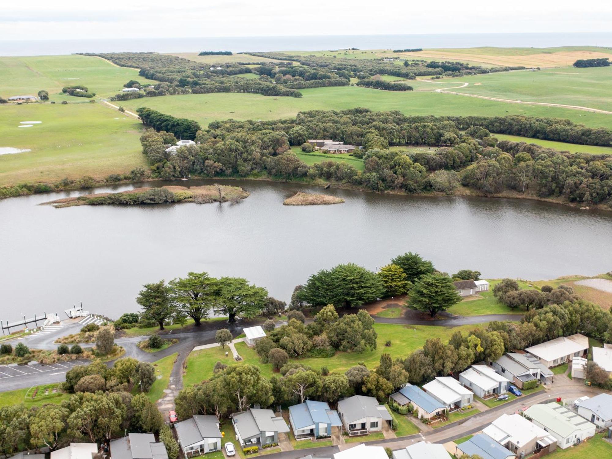 Nrma Warrnambool Riverside Holiday Park Экстерьер фото