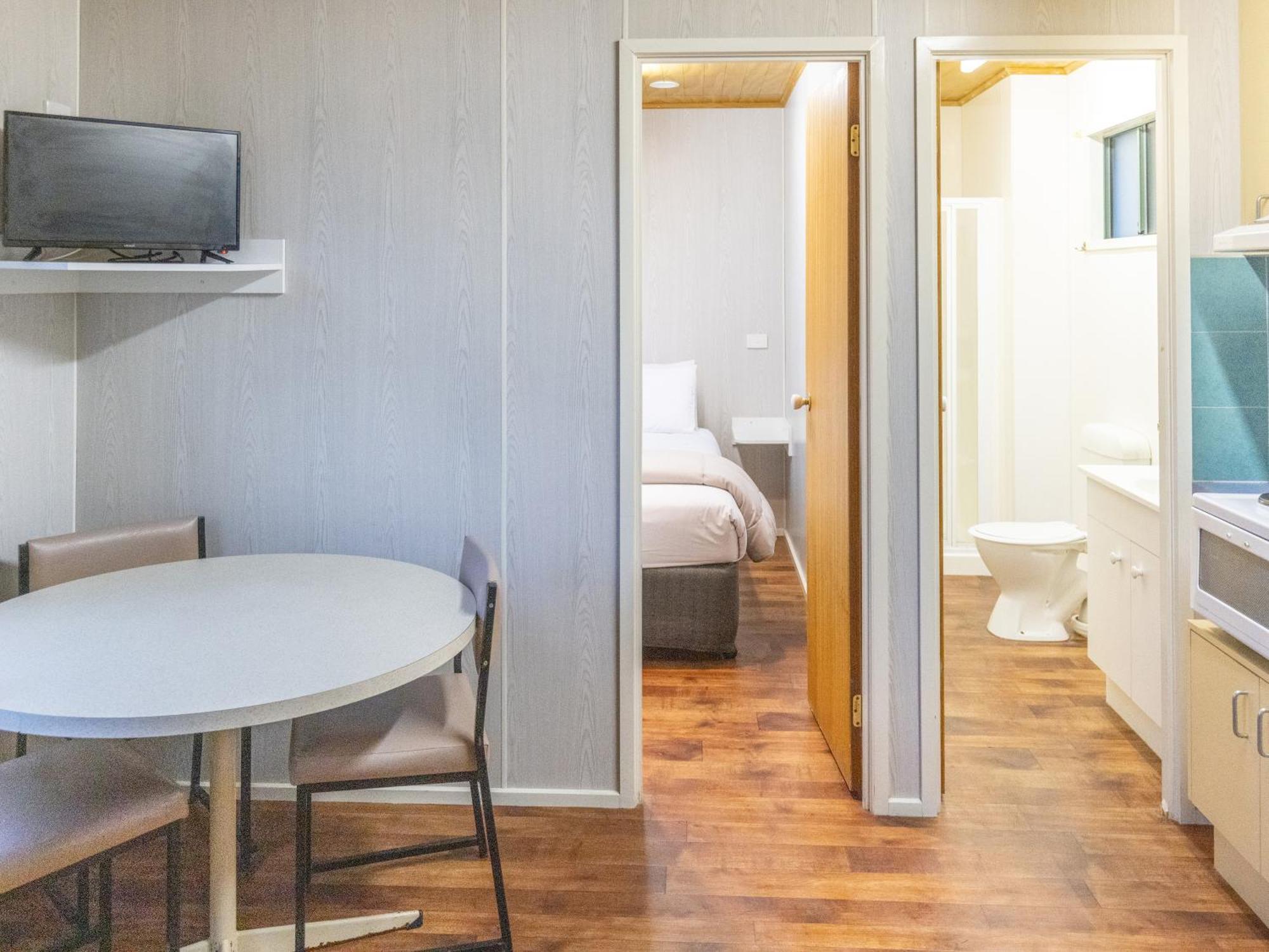 Nrma Warrnambool Riverside Holiday Park Номер фото
