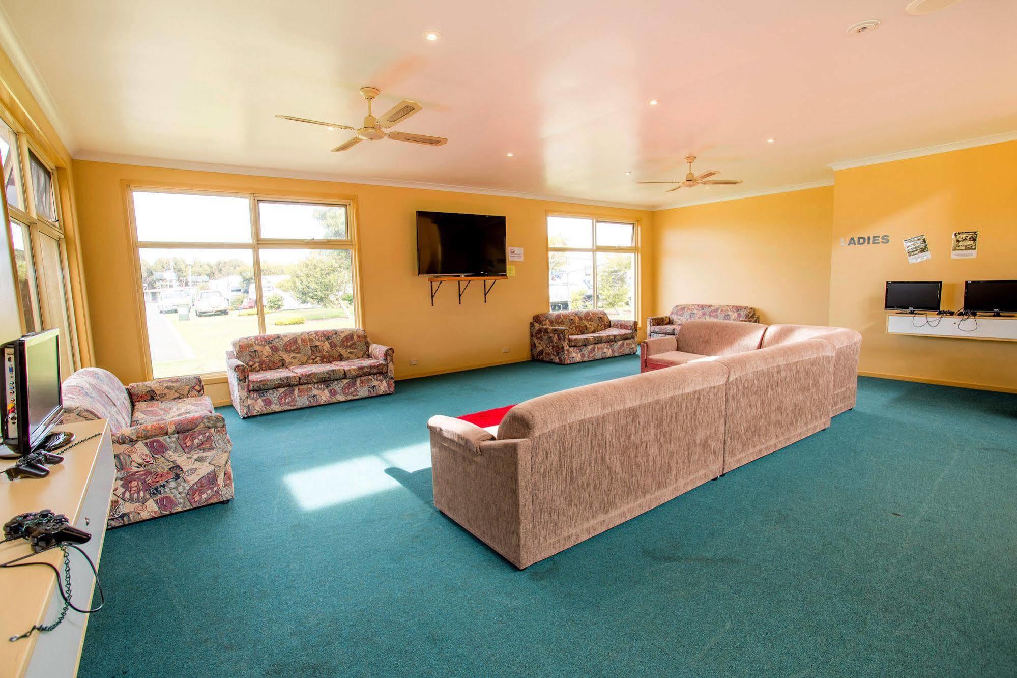 Nrma Warrnambool Riverside Holiday Park Экстерьер фото